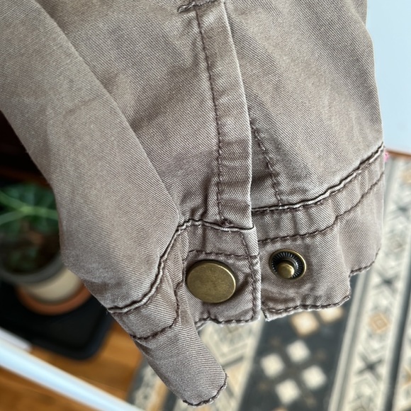 💚🖤Forever21 Contemporary Lightweight Military Green Jacket-M - Picture 7 of 15